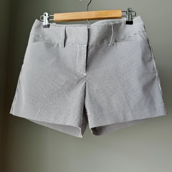 Striped Seersucker Shorts 4P - Picture 3 of 16